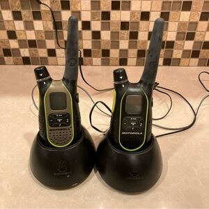 Set of Motorola Dual-Tone Two-Way Radios with chargers SX700 up to 23 mile range